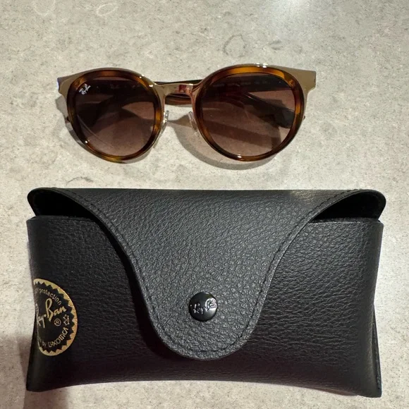Ray-Ban Tortoise Shell Sunglasses - Picture 2 of 7